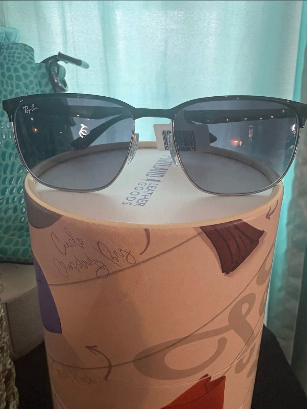 Ray-Ban Men’s Black Frame Grey Lens Sunglasses